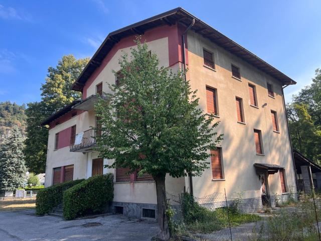Casa in vendita a Magreglio, Lombardia