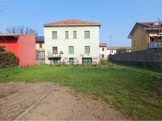 Casa in vendita a Fara Gera D'adda, Lombardia