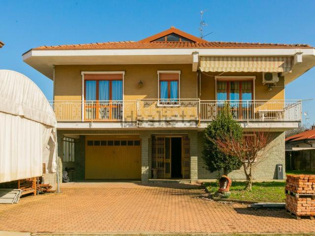 Casa in vendita a Vanzaghello, Lombardia