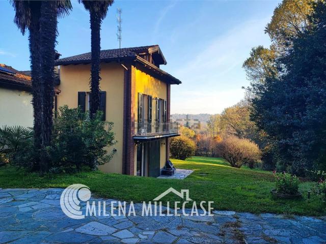 Casa in vendita a Varese, Lombardia