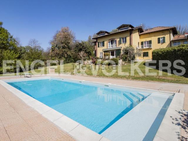 Casa in vendita a Varese, Lombardia