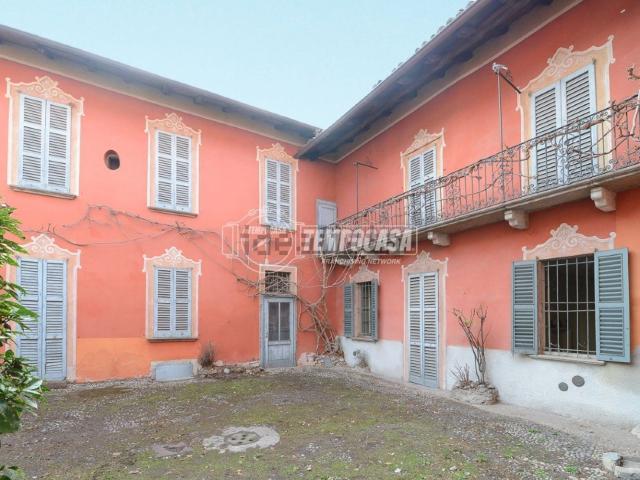 Casa in vendita a Carpesino, Erba