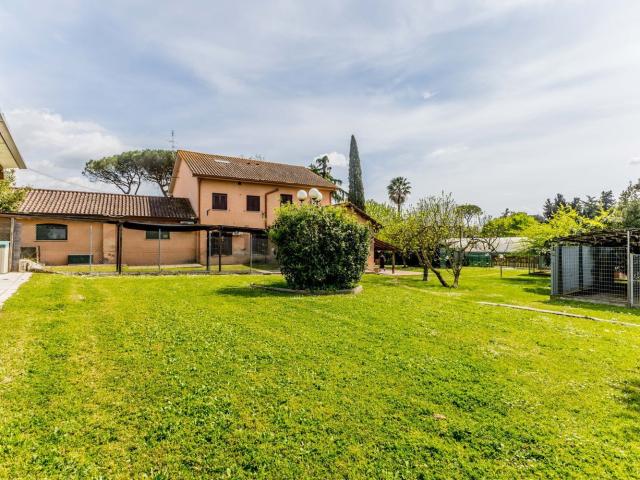 Casa in vendita a Settebagni, Montecompatri