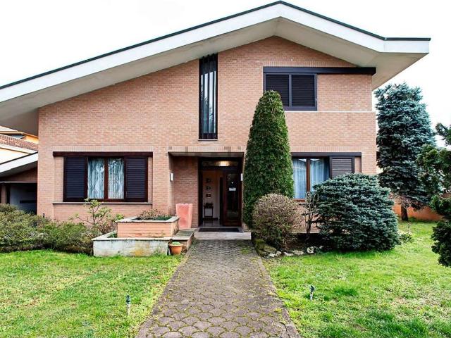 Casa in vendita a Castano Primo, Lombardia