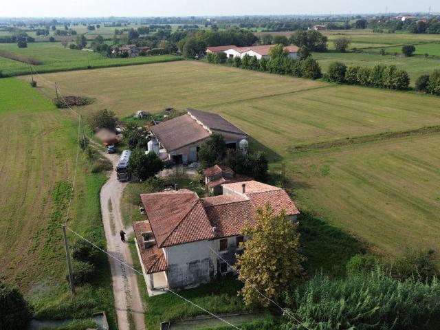 Casa in vendita a Volta Mantovana, Lombardia