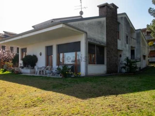 Casa in vendita a Bussolengo, Veneto
