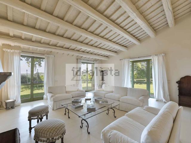 Casa in vendita a Centro Storico, Marche