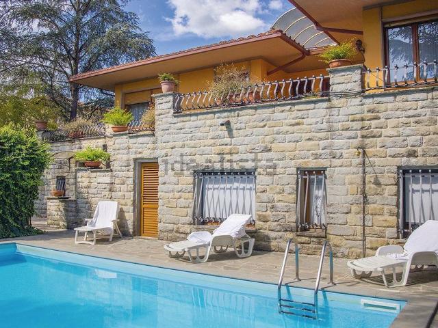 Casa in vendita a Vicchio, Toscana
