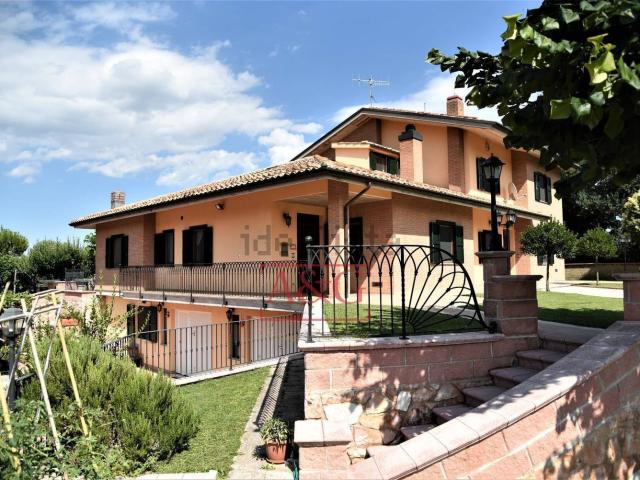 Casa in vendita a Marche, Fermo