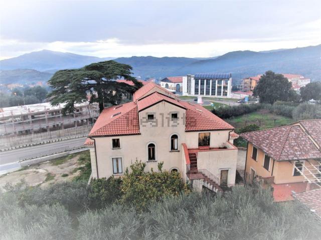 Casa in vendita a Vallo Della Lucania, Campania