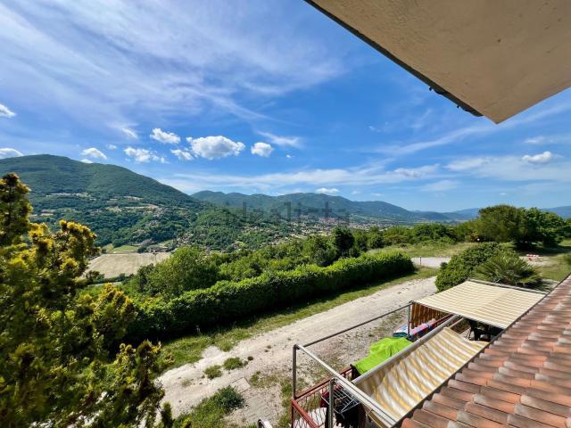 Casa in vendita a Larghetto, Rieti