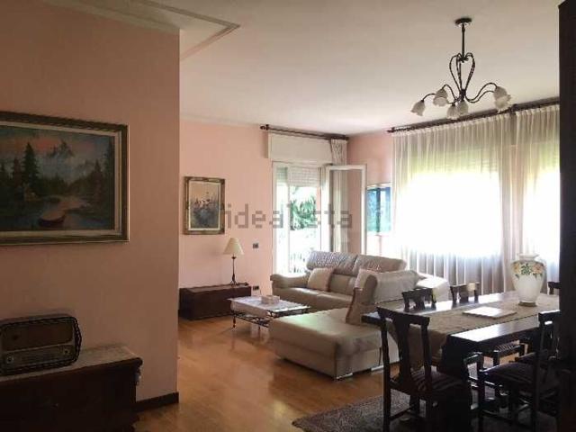 Casa in vendita a Villongo, Lombardia