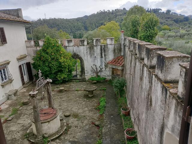 Casa in vendita a Lastra A Signa, Toscana