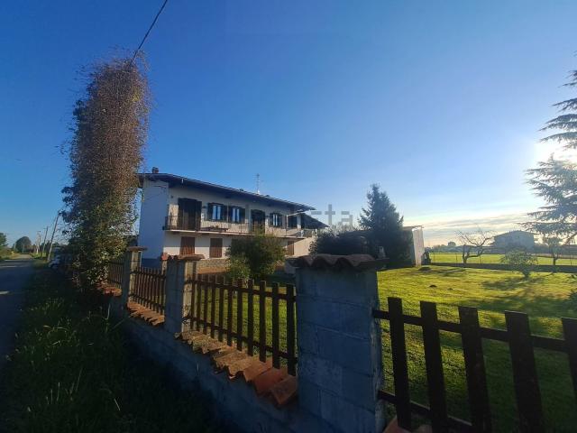 Casa in vendita a San Vincenzo, Oleggio