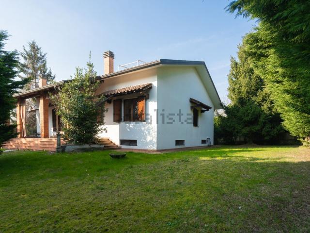 Casa in vendita a Correzzana, Lombardia