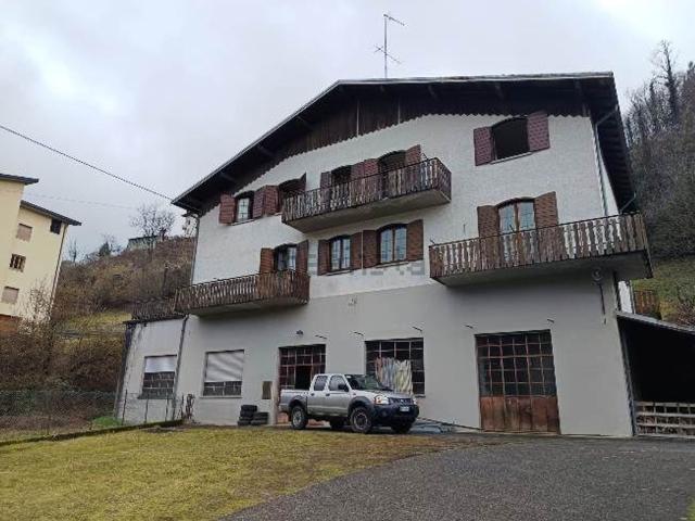 Casa in vendita a Capizzone, Lombardia