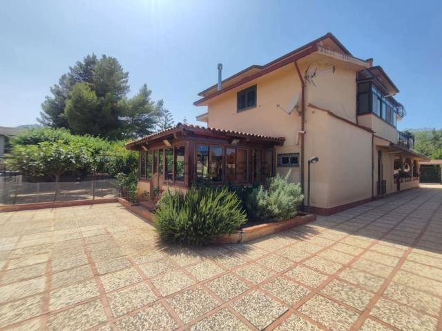 Casa in vendita a VI Circoscrizione, Palermo