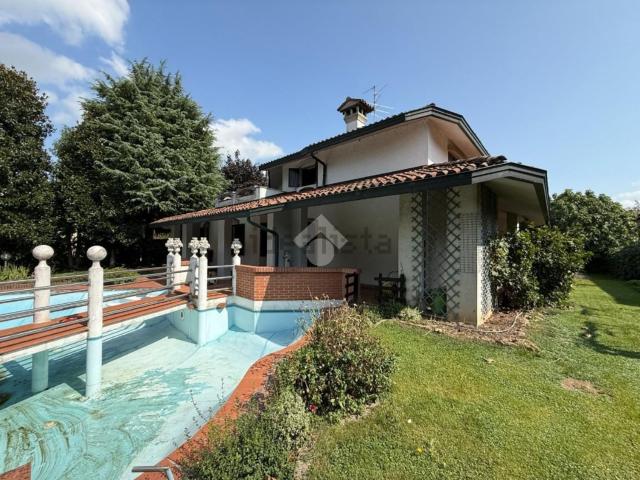 Casa in vendita a Pandino, Lombardia