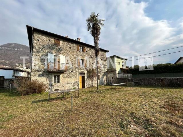 Casa in vendita a Gravedona ed Uniti, Gravedona
