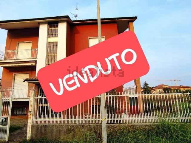 Casa in vendita a Cornate D'adda, Lombardia