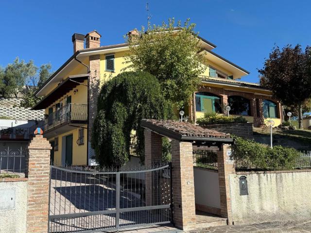 Casa in vendita a Unione dei comuni del Distretto Ceramico, Sassuolo