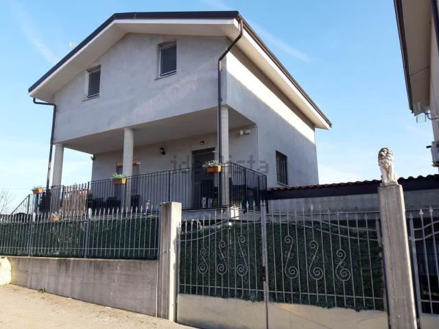 Casa in vendita a Poirino, Torino
