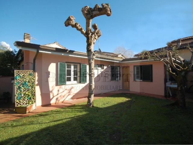 Casa in vendita a Tonfano, Toscana