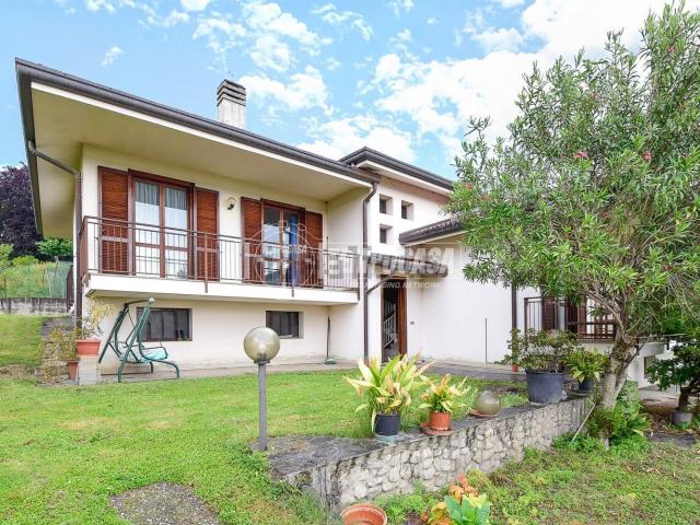 Casa in vendita a Eupilio, Lombardia