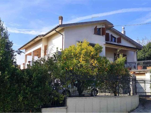 Casa in vendita a Marche, Ancona