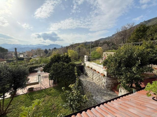Casa in vendita a Salerno, Campania