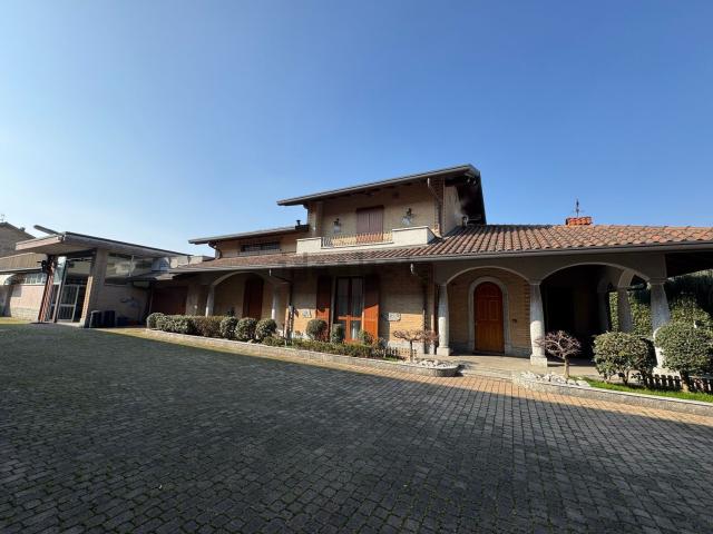 Casa in vendita a Cabiate, Lombardia