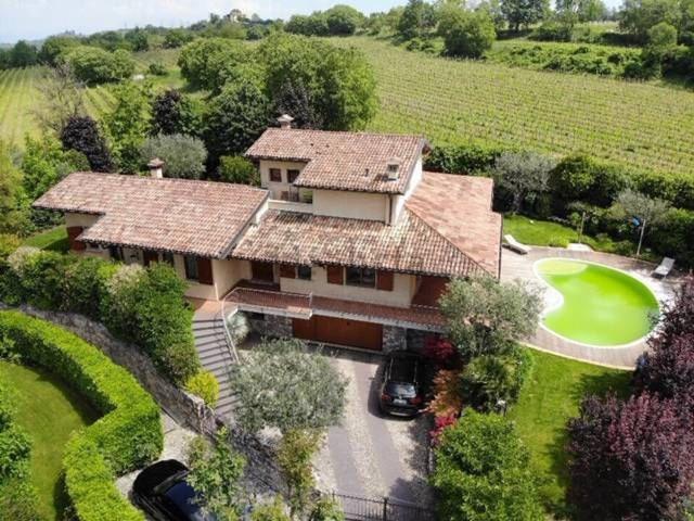 Casa in vendita a Lonato, Lombardia