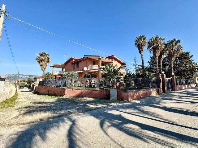 Casa in vendita a Borgetto, Sicilia