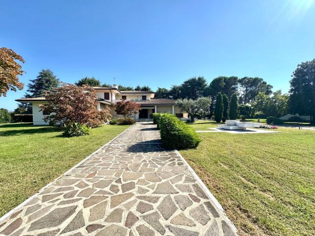 Casa in vendita a Rossano Veneto, Veneto