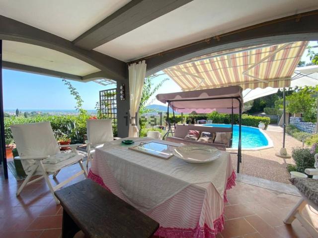 Casa in vendita a Marina di Carrara, Carrara