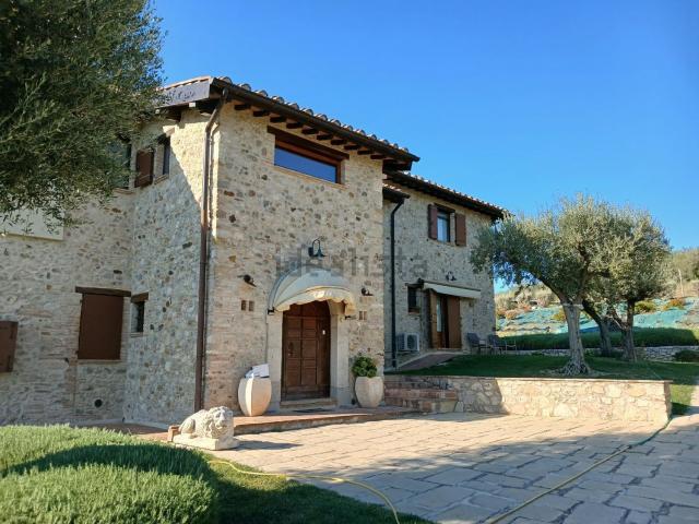 Casa in vendita a Fabbrucciano, Narni