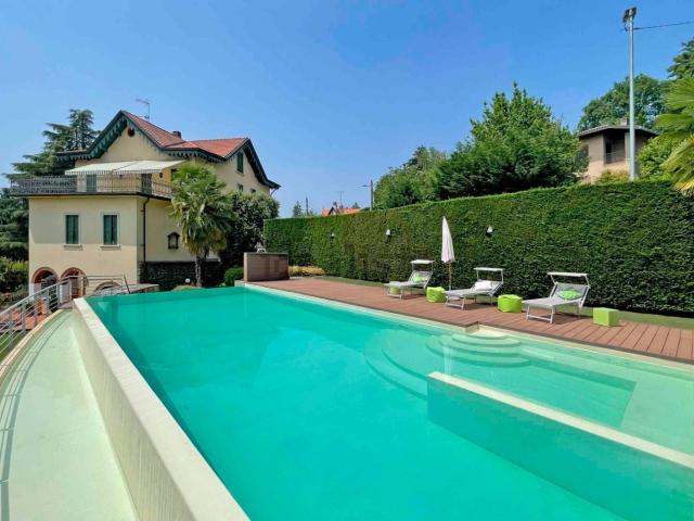 Casa in vendita a Venegono Superiore, Lombardia