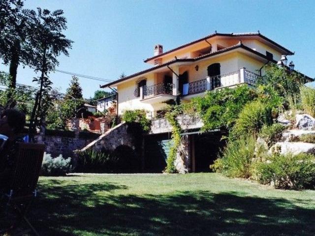 Casa in vendita a Unione Comuni Garfagnana, Piazza Al Serchio