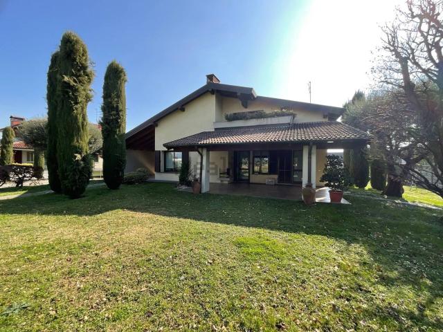 Casa in vendita a Lallio, Lombardia