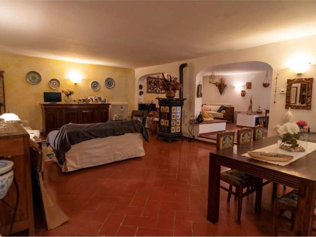 Casa in vendita a Bagno, Re