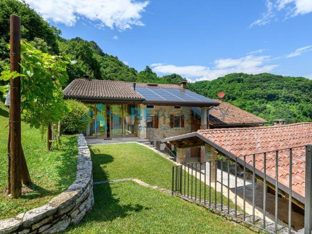 Casa in vendita a Chiampo, Veneto