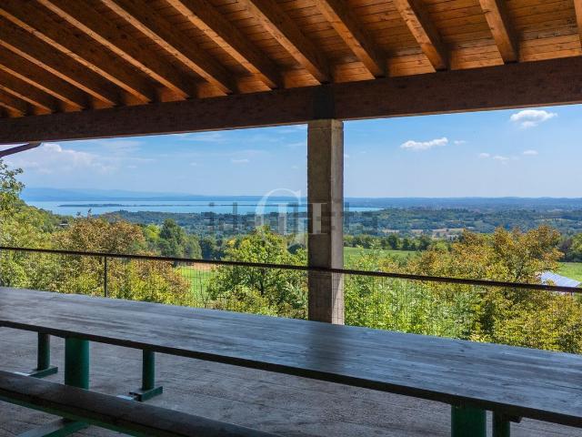 Casa in vendita a Lonato, Lombardia