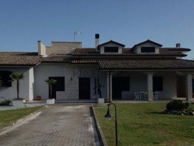 Casa in vendita a Arce, Lazio