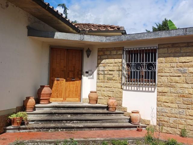 Casa in vendita a Carmignano, Comeana