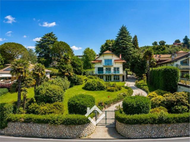 Casa in vendita a Ranco, Lombardia