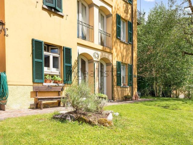 Casa in vendita a Introbio, Lombardia