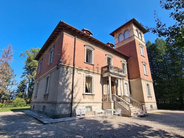 Casa in vendita a Vedano Olona, Lombardia
