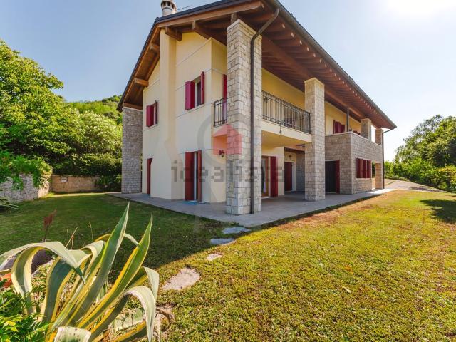 Casa in vendita a Cison Di Valmarino, Veneto