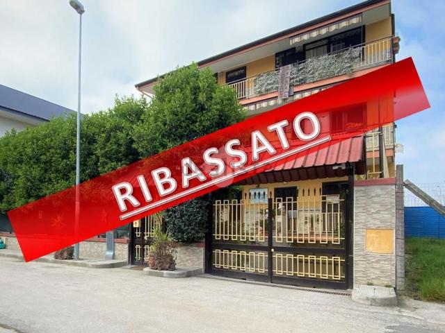 Casa in vendita a Casoria, Campania