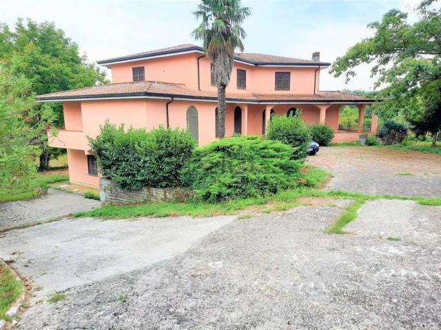 Casa in vendita a Monte San Giovanni Campano, Lazio